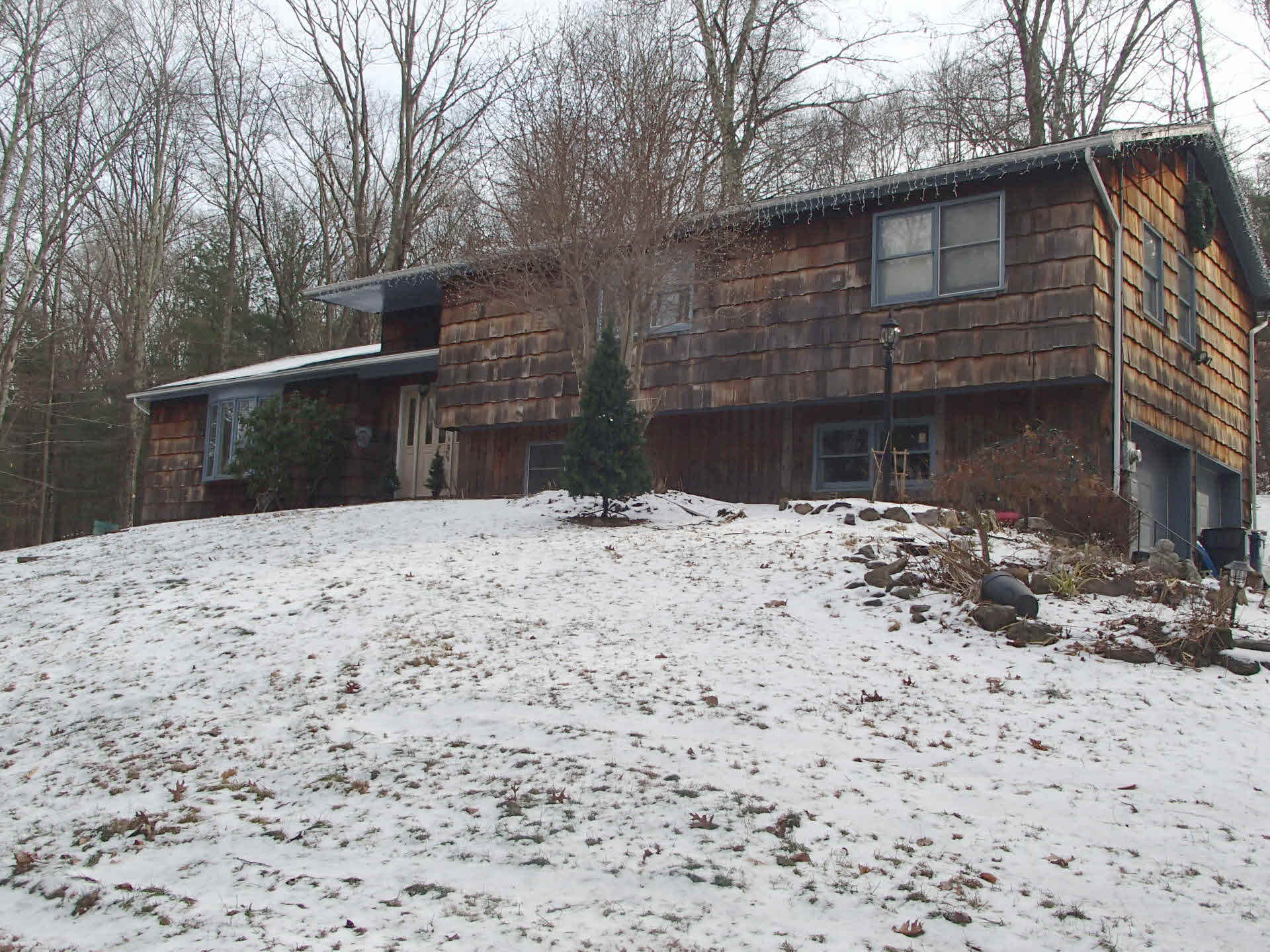 Building photograph for 325 NEW MILFORD RD EAST